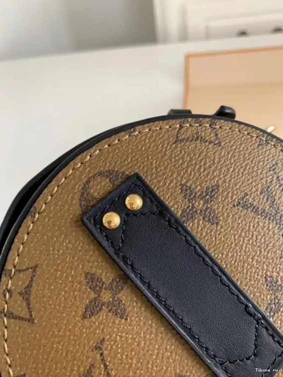 TO VUITTON BOITE LOUIS CHAPEAU MINI 0211