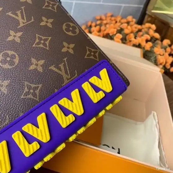 TO LOUIS VOYAGE VUITTON MM POCHETTE 0226