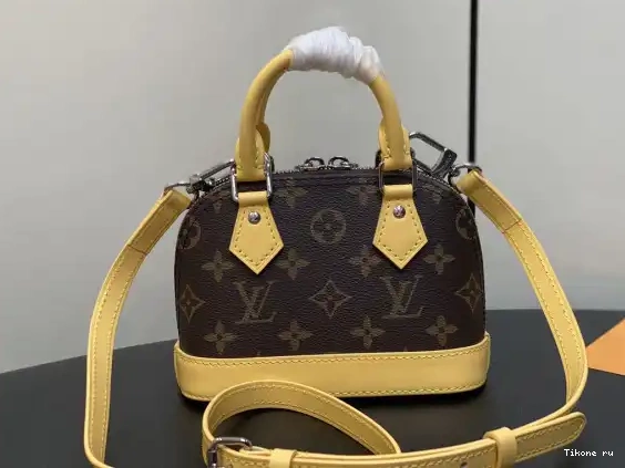 TO Nano Alma-18*12*8cm VUITTON LOUIS 0226