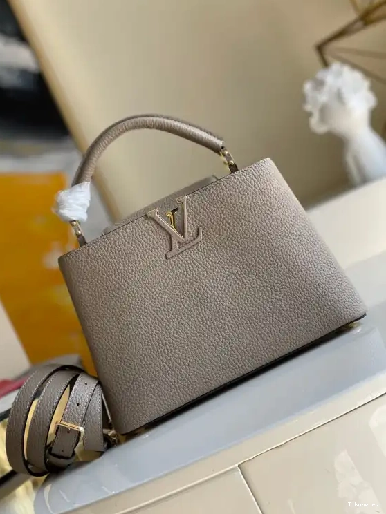 TO CAPUCINES LOUIS VUITTON BB 0223