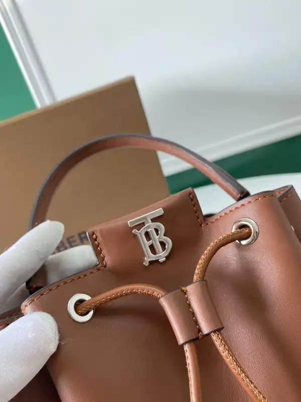 TO BURBERRY Bucket Bag 0207