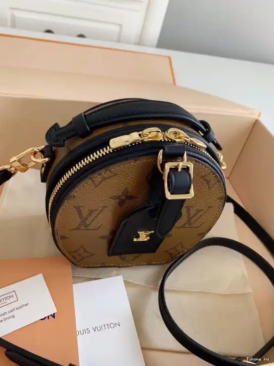 TO VUITTON BOITE LOUIS CHAPEAU MINI 0211