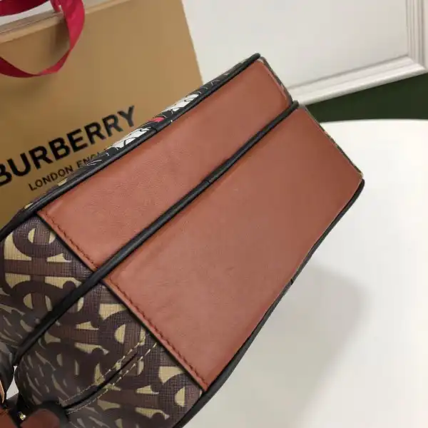 TO BURBERRY Medium Monogram Stripe E-canvas Camera Bag 0207