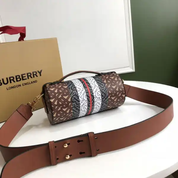 TO BURBERRY BARREL BAG 0207