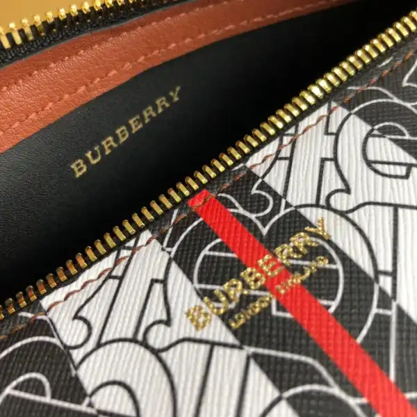 TO BURBERRY BARREL BAG 0207