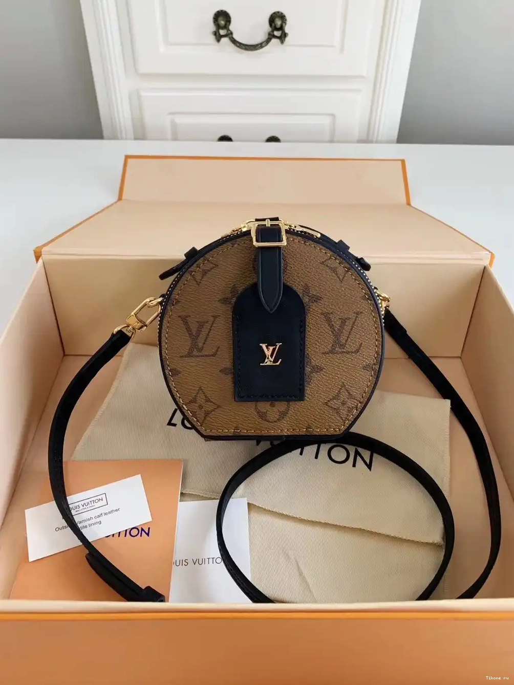 TO VUITTON BOITE LOUIS CHAPEAU MINI 0211