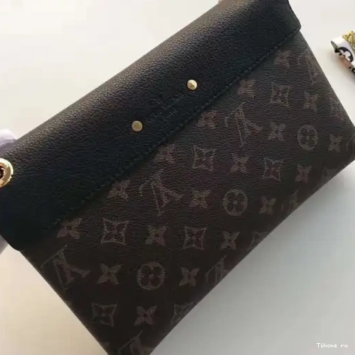 TO PALLAS Vuitton CHAIN Louis 0310