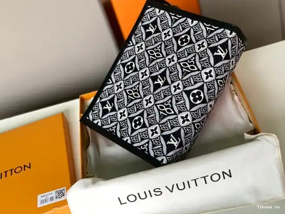 TO 1854 POUCH LOUIS 26 TOILETRY SINCE VUITTON 0319