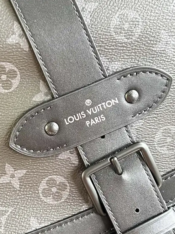 TO LOUIS MESSENGER SAUMUR VUITTON 0319