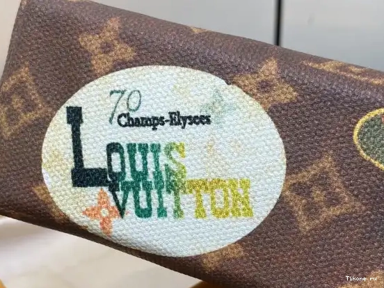 TO Louis Vuitton COSMETIC POUCH 0308