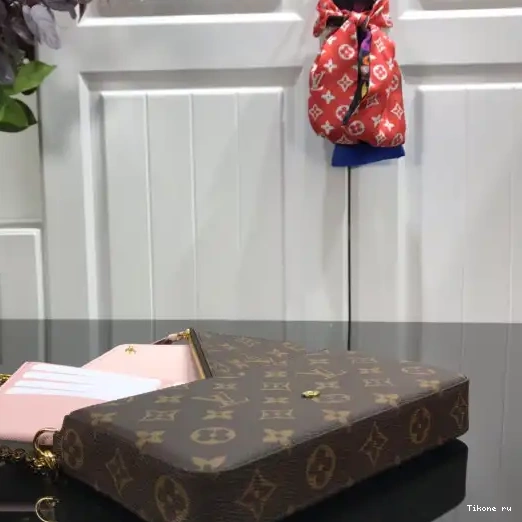 TO FÉLICIE VUITTON LOUIS POCHETTE 0319