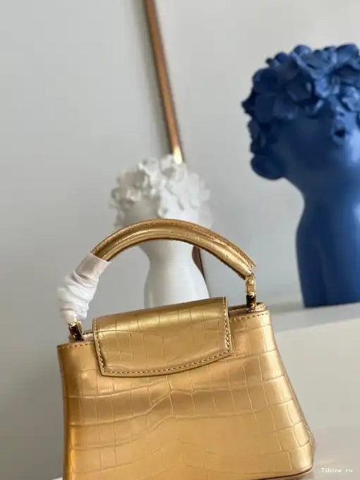 TO LOUIS VUITTON MINI CAPUCINES 0318