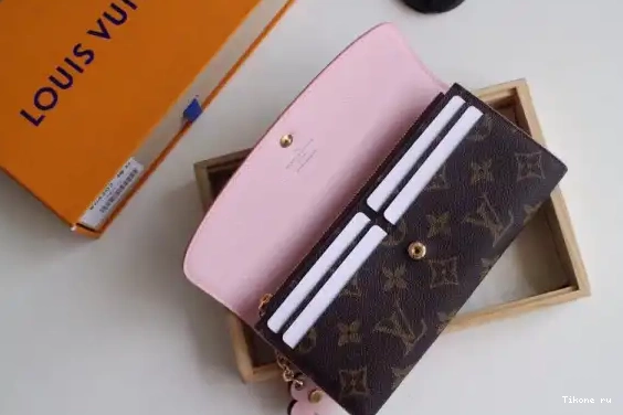 TO Louis Vuitton Emilie Wallet 0316