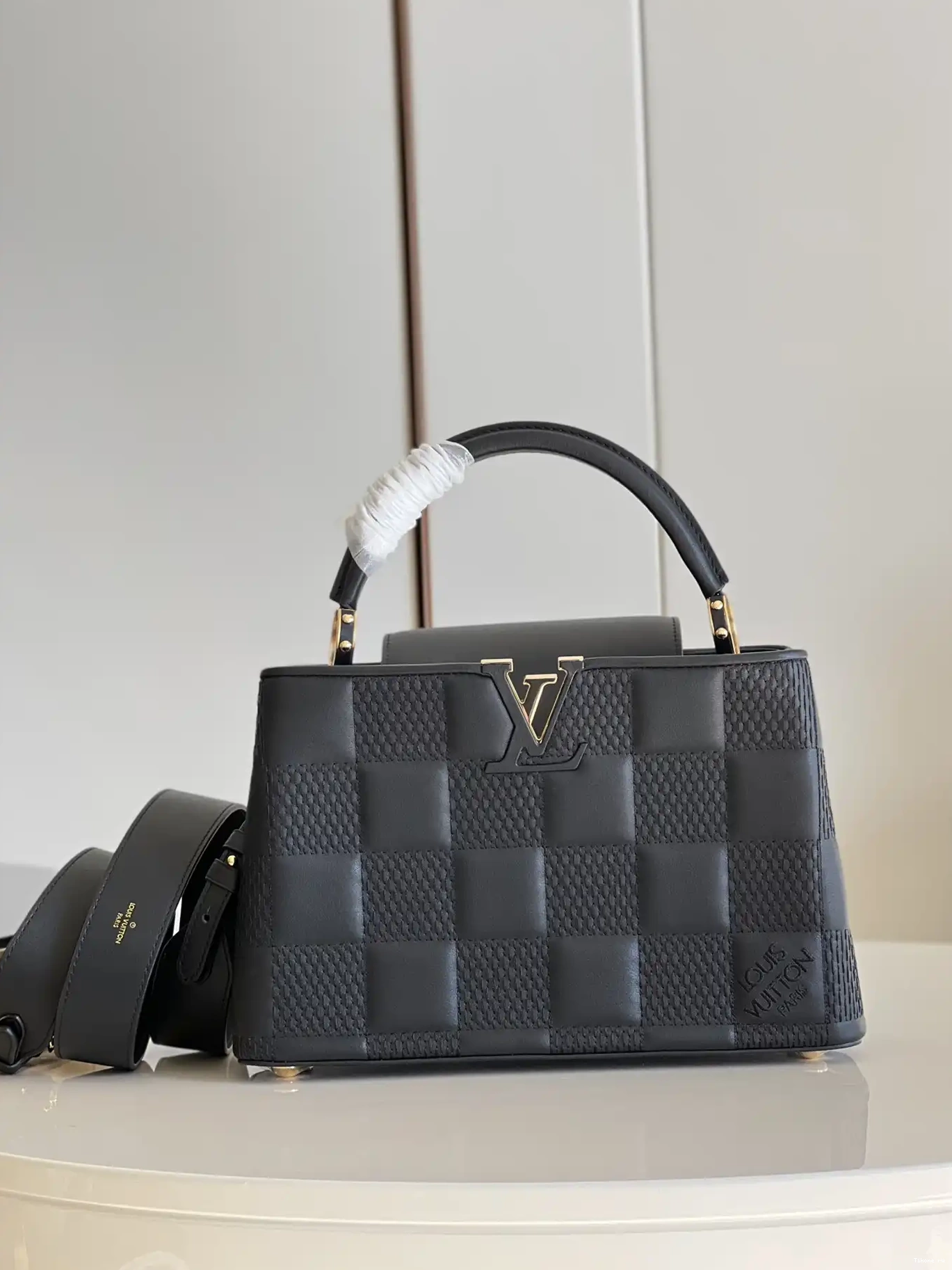 TO MM LOUIS VUITTON CAPUCINES 0311